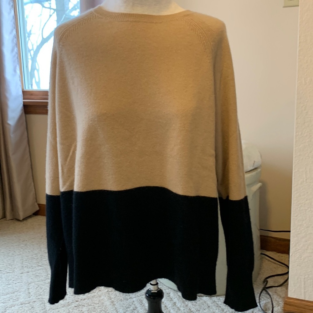 Bloomingdale's Two-Tone Crewneck Sweater in Camel and Black